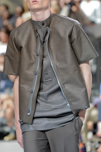 Look 1